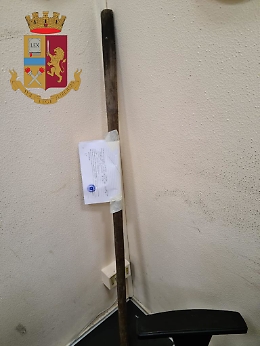 Acireale, malmena poliziotto: bloccato con il taser e arrestato