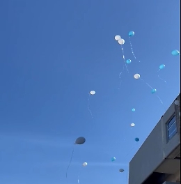 I pallonicini bianchi a scuola per ricordare Antonio