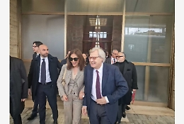 Santanchè e Sgarbi, viaggio nella Valle dei Templi sul treno storico