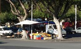 Catania: «Il viale Mario Rapisardi è invaso, anzi è di proprietà, degli ambulanti»