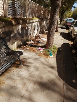 Catania: quartiere Borgo-Sanzio, «Ma che fine hanno fatto gli spazzini!»