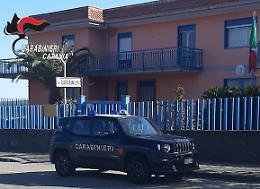 Controlli in una comunità per anziani nel Catanese, deposito e ufficio trasformati in posti letto