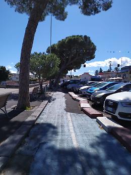 Miserevole fine della pista ciclabile in piazza Ognina a Catania