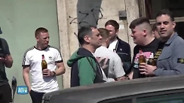 A Napoli nessuno sembra rispettare il divieto di vendita alcolici: in città si brinda a Italia-Inghilterra