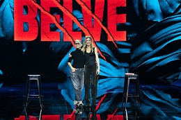 Heather Parisi e l'ufficiale giudiziario in tv per pagare Lucio Presta