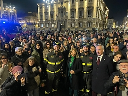 Festa della donna nel segno di Agata: a Catania mimose alla Santa deposte dai vigili del fuoco