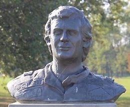 Busto di Ayrton Senna donato al Comune di Siculiana in omaggio alle sue origini