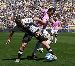 Il Palermo si inceppa, vince il Parma ma resta in corsa per i play off