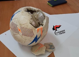 Operazione Alcatraz, ecco il pallone per fare entrare i cellulari in carcere