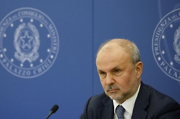 Errori medici, la "spinta" del Governo: si va verso la depenalizzazione (ma resta il dolo)