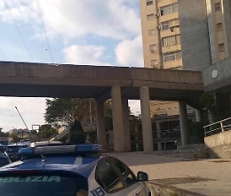 Catania, barricato in casa per ore si è arreso alla polizia. "Sono stato avvelenato"