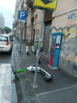Catania: caos monopattini elettrici in centro