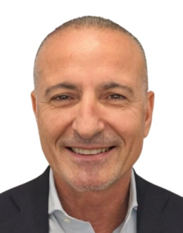 Pippo Arcidiacono, ultimo dei moicani di FdI che ha piazzato moglie e figlia con incarichi cuciti "su misura"