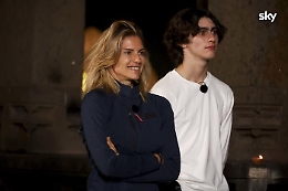 Pechino Express, eliminati Martina Colombari e Achille Costacurta