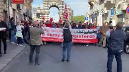 Il corteo del 25 aprile a Catania intona Bella ciao: il video della manifestazione