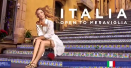 La Venere dello spot "Open to Meraviglia" si ferma anche sulla scalinata di Caltagirone