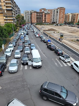 Catania: caos all'uscita della scuola