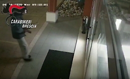 Raffica di Kalashnikov contro Poliambulatorio per gelosia