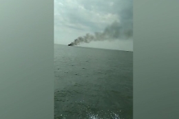 Yacht a fuoco nell'Adriatico, salvati i due a bordo