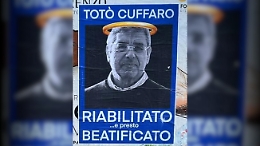 «Cuffaro riabilitato e beatificato»: Palermo tappezzata di manifesti nel giorno della prima del documentario sull'ex governatore
