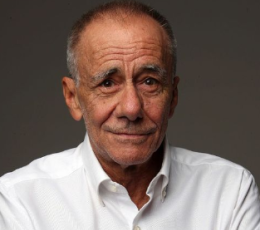 Roberto Vecchioni al Palaforum Bellavia: viaggio poetico nella canzone d'autore