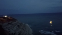 Scala dei Turchi, turista inglese cade: motovedette e un elicottero per salvarlo