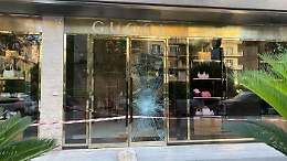 Banda "spaccavetrine" tenta colpo da Gucci a Palermo ma la vetrina non si rompe