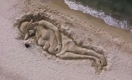 Giulia Tramontano, l'omaggio sulla spiaggia di Platamona