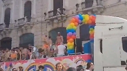 Palermo Pride, tra colori e slogan: «Diritti per tutti»