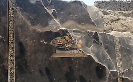 Una pizza di epoca romana in un affresco di Pompei: la scoperta degli archeologi