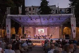 Al via "Una Marina di libri" il festival indipendente celebra il fascino dell'eresia