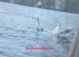 Aliscafo finisce contro una barca a vela, paura nel mare di Lipari