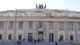 Area paesaggistica trasformata in discarica: sequestrati 20 mila mq 