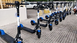 Monopattini elettrici a Catania: un'inciviltà che affonda nelle acque