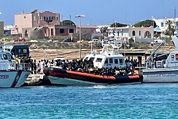 Migrante morta a Lampedusa, la procura chiede il rinvio a giudizio per il medico