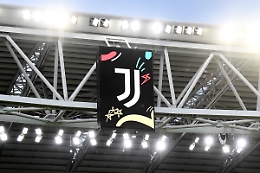 Juventus sotto la lente dell'UEFA: rischio sanzioni e stop ai nuovi acquisti