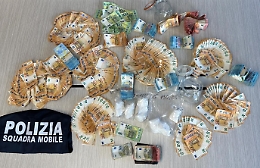 Nasconde mezzo chilo di cocaina: a tradirlo il via vai in cantina: arrestato