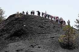 Dal Vesuvio all’Etna: una passeggiata di 700 km a difesa del territorio
