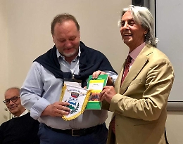 Lions Club Agrigento Valle dei Templi, i libri di Francesco Pira in dono alla Biblioteca di Bianchi