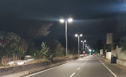 Catania, il "miracolo" di viale Kennedy: si accendono i lampioni alla Plaia, addio al buio