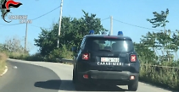 Prima il battibecco per il pallone tra ragazzini, poi la rissa tra le famiglie: denunciati in 8