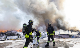 Ciampino, brucia discarica di rifiuti. La sindaca: "Chiudete le finestre"