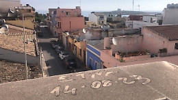 Catania ricoperta di cenere: stop alle moto per due giorni, ancora caos all'aeroporto (chiuso fino alle 20)