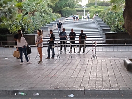 Concerti villa Bellini, la protesta dei cittadini: «Ridateci il nostro parco»
