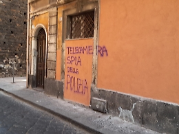 Catania: piazza Cutelli ostaggio dei vandali