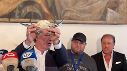 Zaia mostra il granchio blu, da inizio anno raccolte 326 tonnellate: spacca tutto e fa disastri