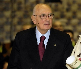 Napolitano, Mantovano firma disposizione: funerali Stato e lutto nazionale