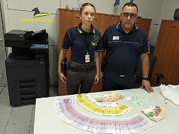 Nel bagaglio a mano 150 mila euro in contanti: italiano fermato in aeroporto a Venezia