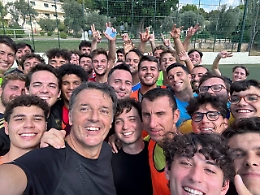 Iv, Renzi: «In Sicilia con 500 giovani. Scommessa verso nuove generazioni»