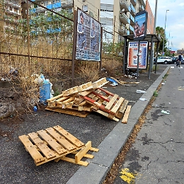 Catania protesta per una micro discarica nel quartiere Borgo-Sanzio